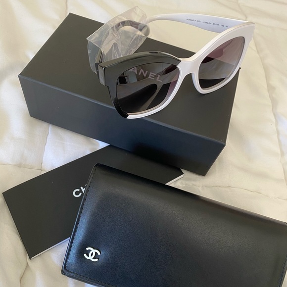 SOLD - Picture 2 of 7